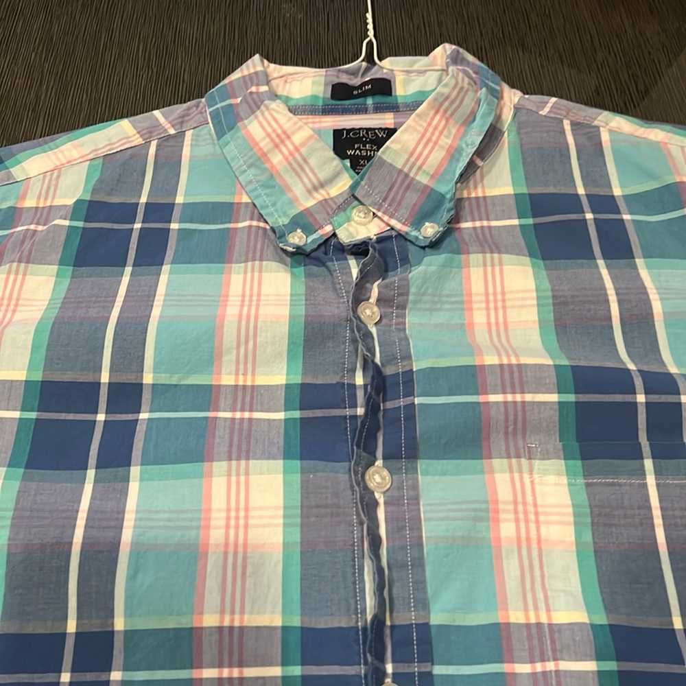 Plaid flex casual button down